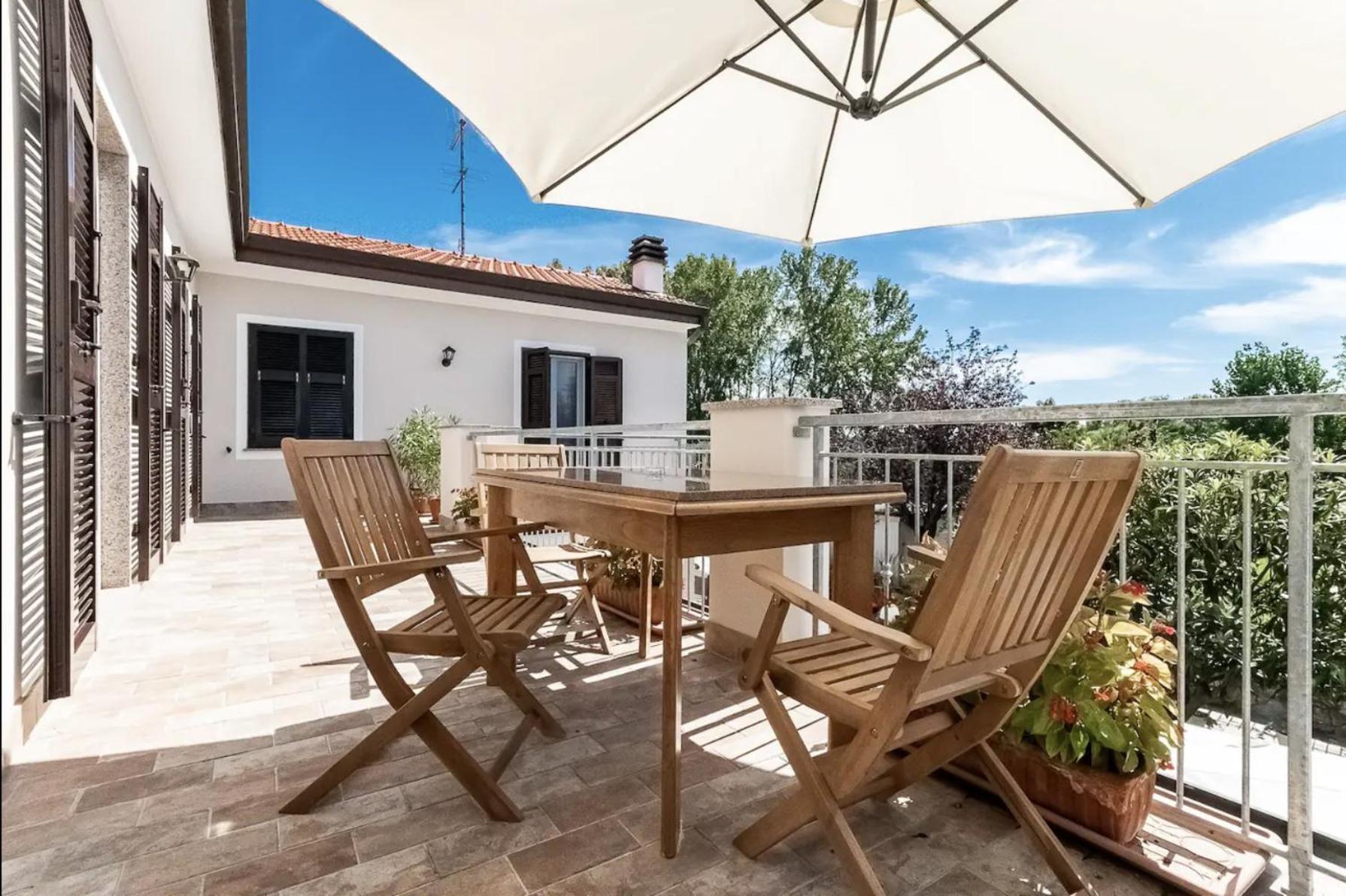 Oasi Di Pace Sarzana Villa Luni Exterior photo